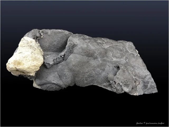Fotografie minerálu Stibarzen z lokality Příbram 21-Háje, Czech Republic