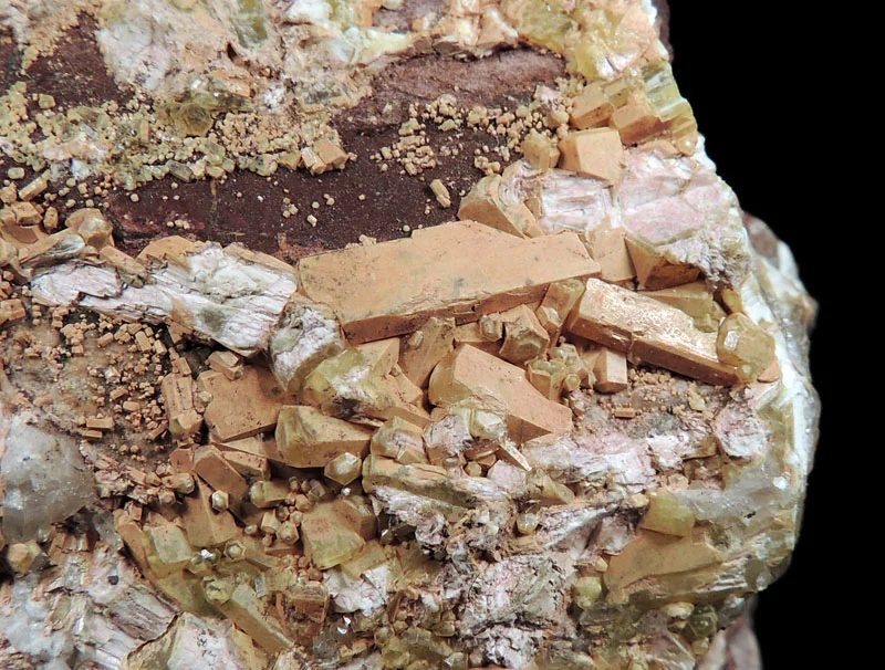 Fotografie minerálu Ettringit z lokality N Chwanning Mine, Kuruman, South Africa