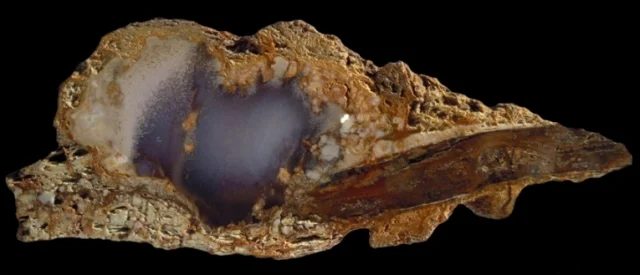 Fotografie minerálu Křemen (var. chalcedon) z lokality Ahníkov, Czech Republic