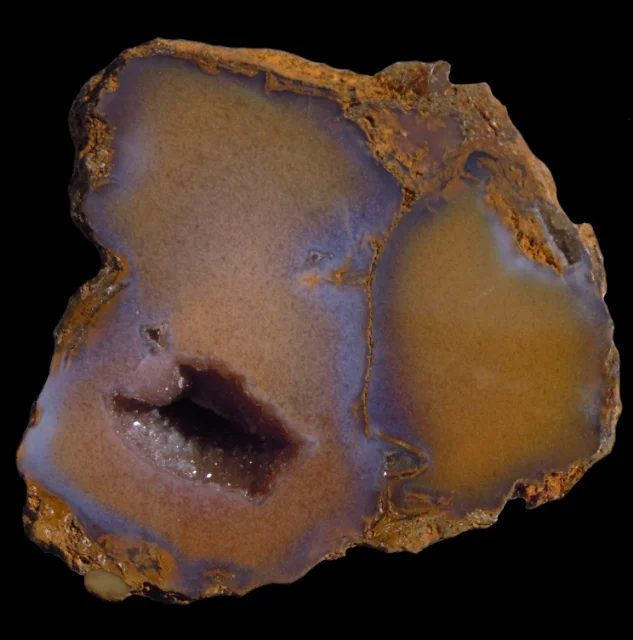 Fotografie minerálu Křemen (var. chalcedon) z lokality Ahníkov, Czech Republic