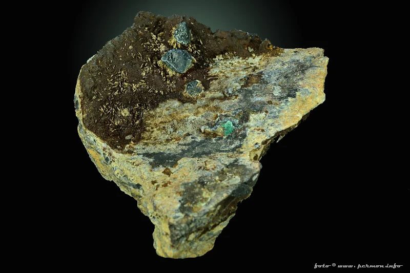 Fotografie minerálu Tetraedrit z lokality Obecnice, Czech Republic