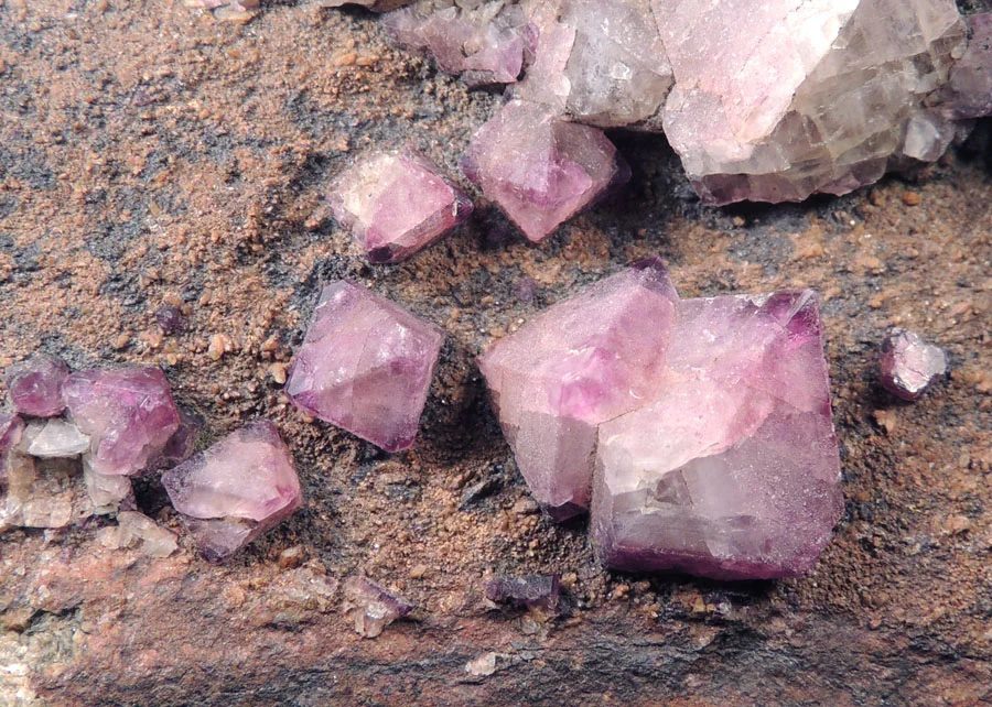 Fotografie minerálu Fluorit z lokality Hora Svatého Šebestiána, Czech Republic