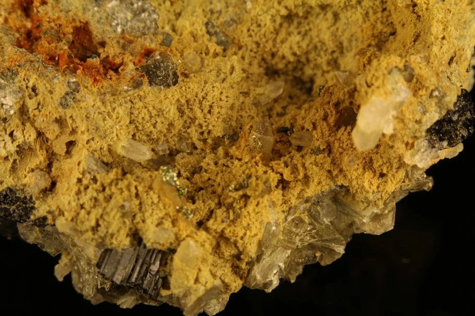 Fotografie minerálů Pyrit, Křemen z lokality Horní Bory, Czech Republic