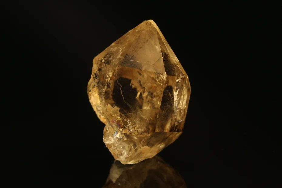Fotografie minerálu Křemen (var. záhněda) z lokality Bory, Czech Republic