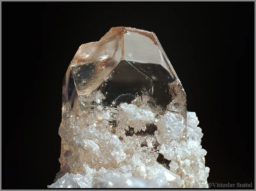 Fotografie minerálu Topaz z lokality Thomas Range, Juab Co., Utah, United States of America