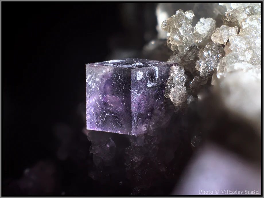 Fotografie minerálu Fluorit z lokality št. Barbora, Krupka, Czech Republic