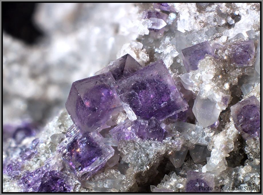 Fotografie minerálu Fluorit z lokality št. Barbora, Krupka, Czech Republic