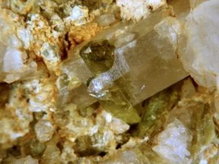 Fotografie minerálu Dolomit z lokality Jelšava, Slovakia