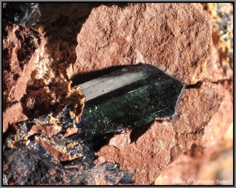 Fotografie minerálu Vivianit z lokality Tomokoni mine, Bolivia