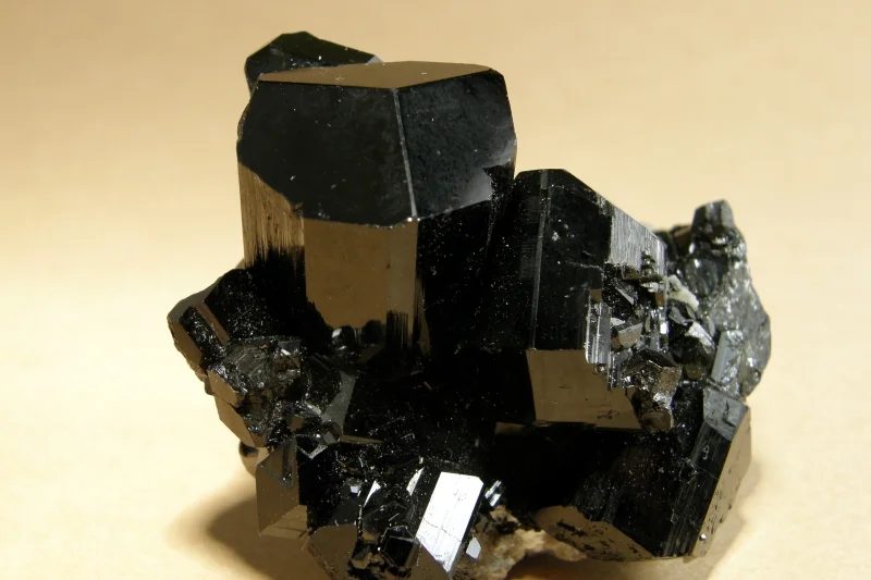 Fotografie minerálu Skoryl z lokality Erongo, Namibia