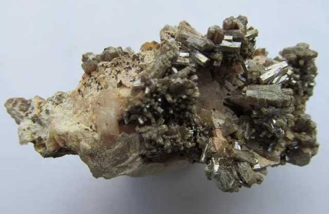 Fotografie minerálu Pyromorfit z lokality Touissit, Morocco