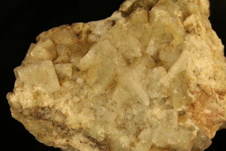 Fotografie minerálu Fluorit z lokality Kovářská, Czech Republic