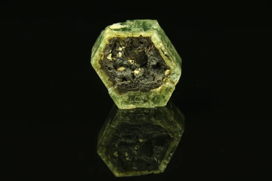 Fotografie minerálu Apatit z lokality Bory, Czech Republic