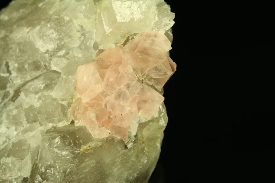 Fotografie minerálu Fluorit z lokality Mt. Blanc Massif, France