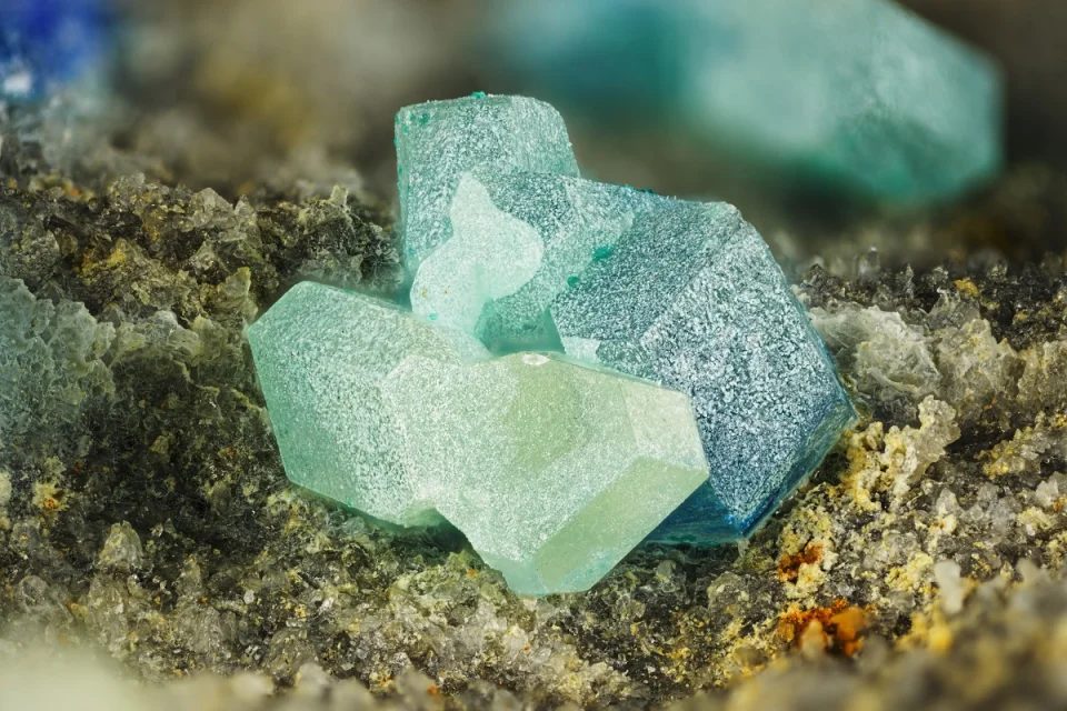 Fotografie minerálu Chryzokol z lokality Xiang Jue Pu Mine, China