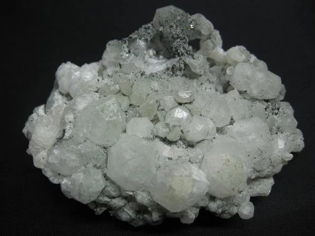 Fotografie minerálu Analcim z lokality Libodřice, Czech Republic