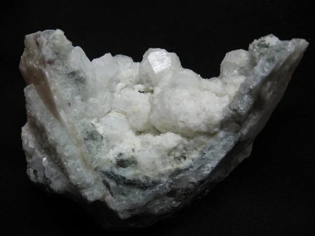 Fotografie minerálu Analcim z lokality Libodřice, Czech Republic