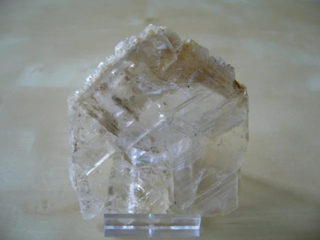 Fotografie minerálu Sádrovec z lokality Korozluky, Czech Republic