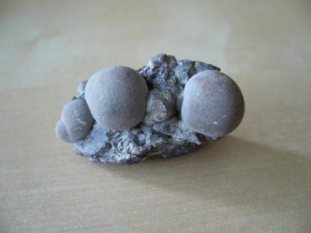 Fotografie minerálu Pyromorfit (var. miesit) z lokality Stříbro, Czech Republic