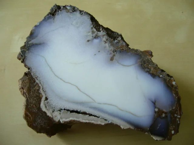 Fotografie minerálu Křemen (var. chalcedon) z lokality Ahníkov, Czech Republic