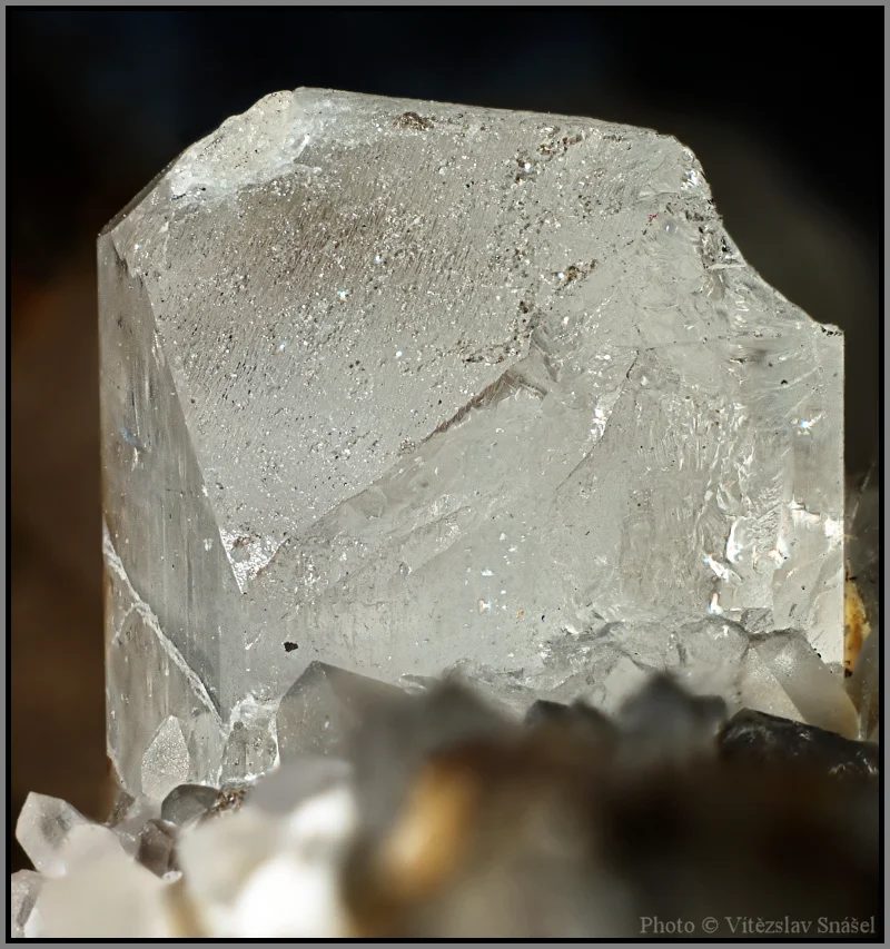 Fotografie minerálu Topaz z lokality Krupka, Czech Republic