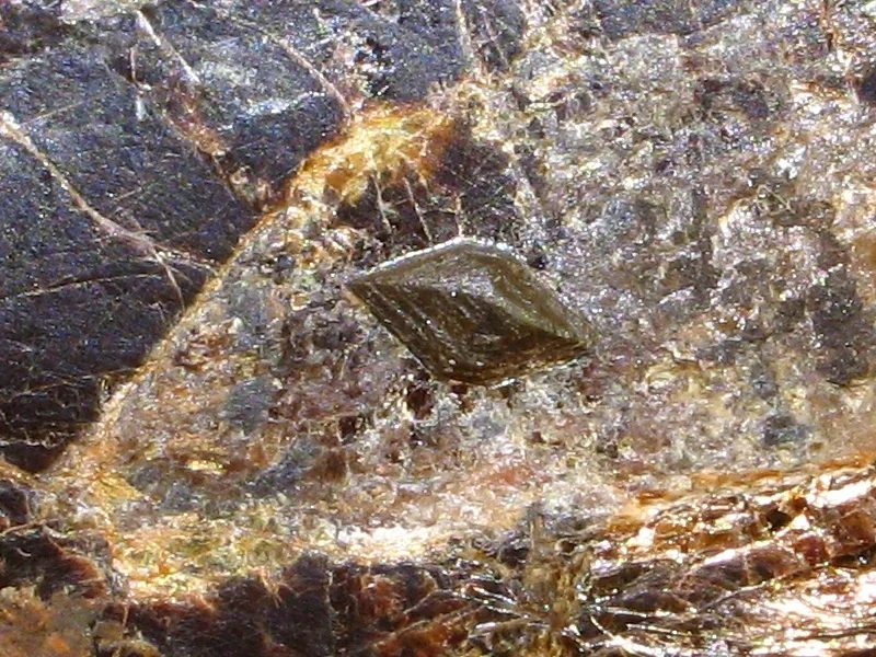 Fotografie minerálu Monazit-(Ce) z lokality Dolní Bory, Czech Republic
