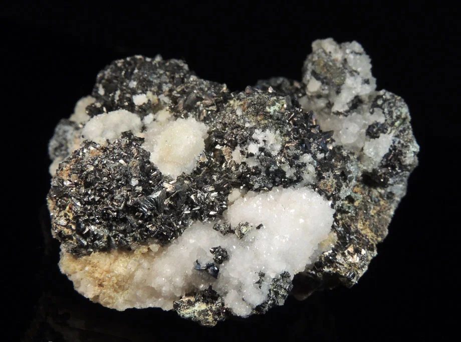 Fotografie minerálu Tetraedrit z lokality Michalovy Hory, Czech Republic