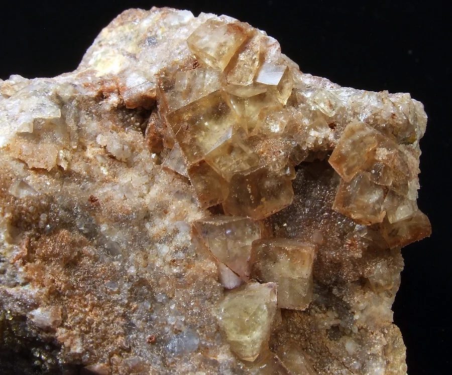 Fotografie minerálu Fluorit z lokality Krupka, Czech Republic