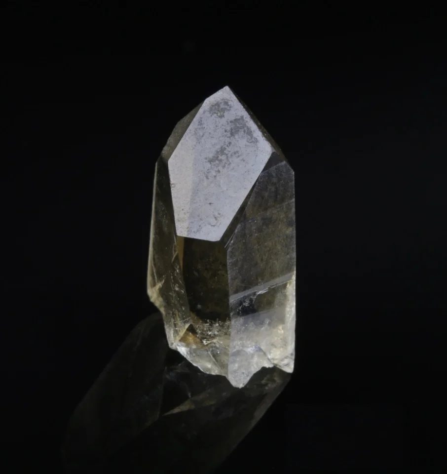 Fotografie minerálu Křemen (var. záhněda) z lokality Korálové jámy, Czech Republic