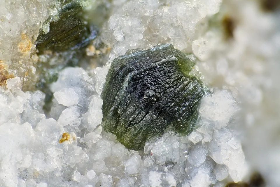 Fotografie minerálu Ripidolit z lokality Klenovec, Slovenské rudohorie, Slovakia