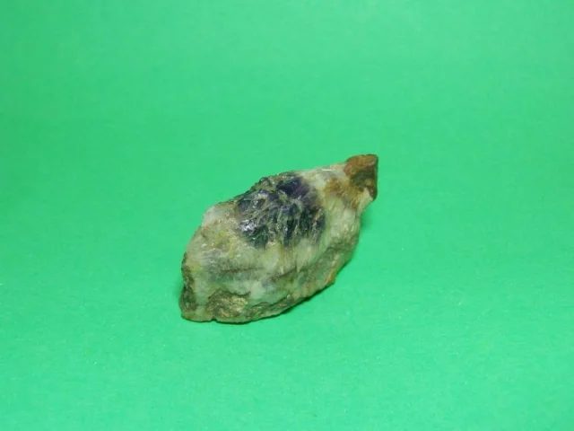 Fotografie minerálu Křemen (var. ametyst) z lokality Písek, Czech Republic