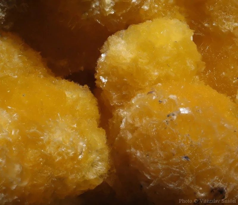 Fotografie minerálu Alunogen z lokality Dubník, Slovakia