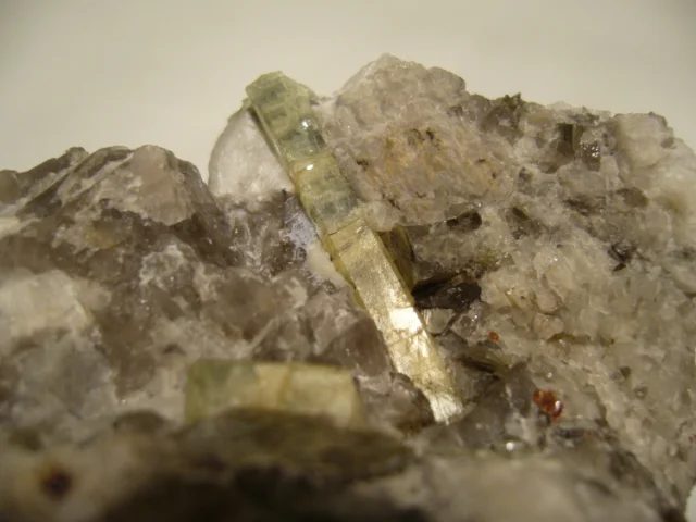 Fotografie minerálu Beryl (var. akvamarín) z lokality Maršíkov, Střelecký důl, Czech Republic