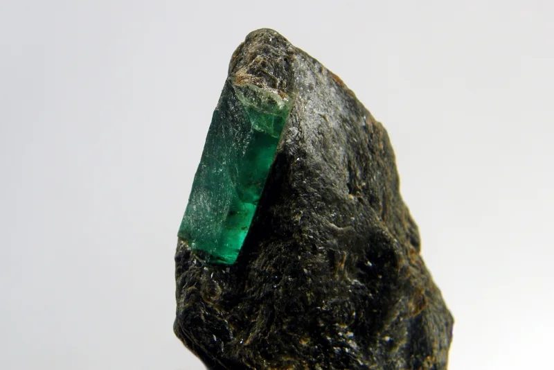 Fotografie minerálu Beryl (var. smaragd) z lokality Habachtal, Austria