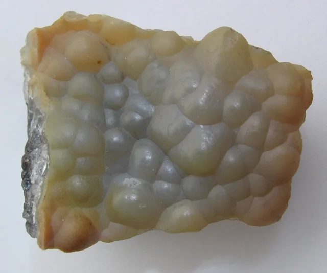 Fotografie minerálu Křemen (var. chalcedon) z lokality Příbram, Czech Republic