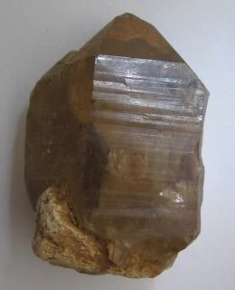 Fotografie minerálu Křemen (var. záhněda) z lokality Přibyslavice, Czech Republic