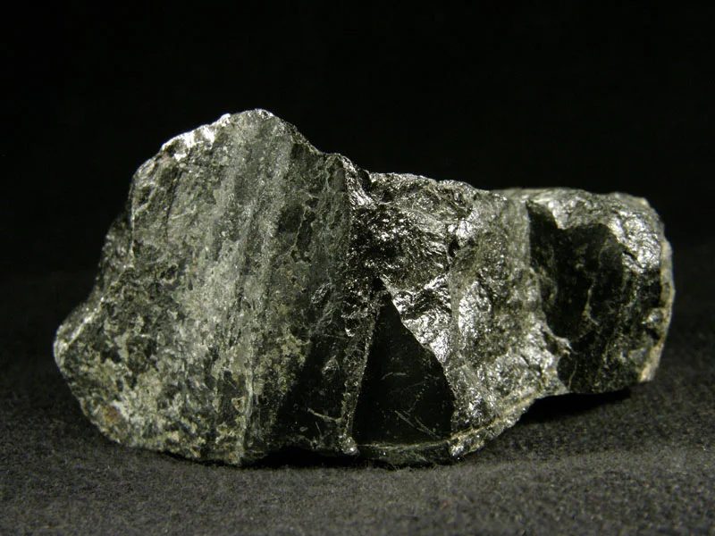 Fotografie minerálu Allanit-(Ce) z lokality Gloserheia, Froland, Norway