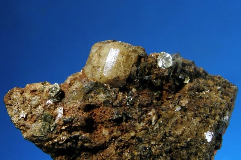 Fotografie minerálu Apatit z lokality Gunggl, Austria