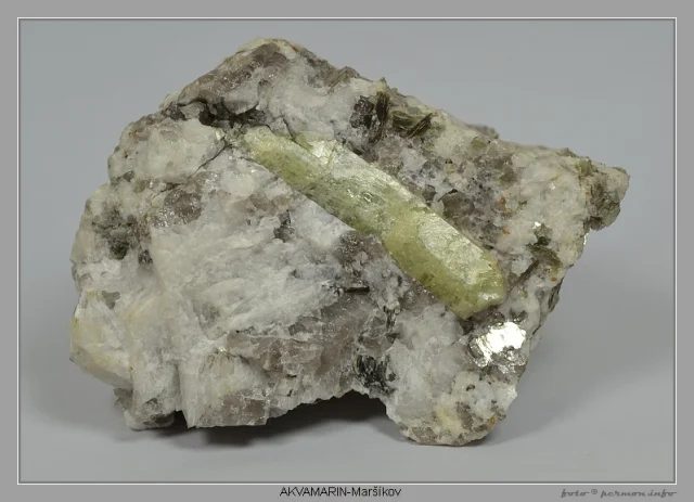 Fotografie minerálu Beryl (var. akvamarín) z lokality Maršíkov, Czech Republic