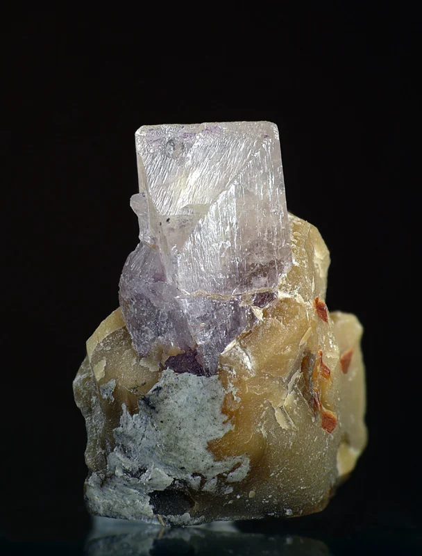 Fotografie minerálu Topaz z lokality Cínovec, Czech Republic