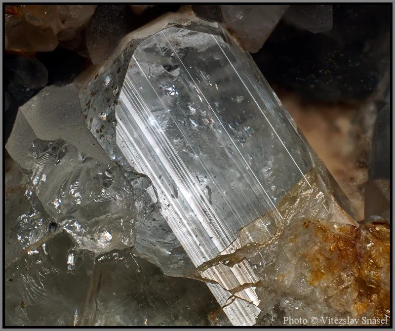 Fotografie minerálu Topaz z lokality Krupka, Czech Republic