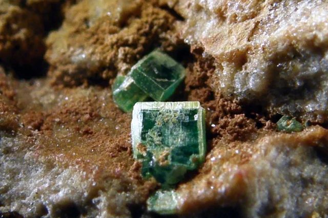 Fotografie minerálu Uranocircit z lokality Damětice, Czech Republic