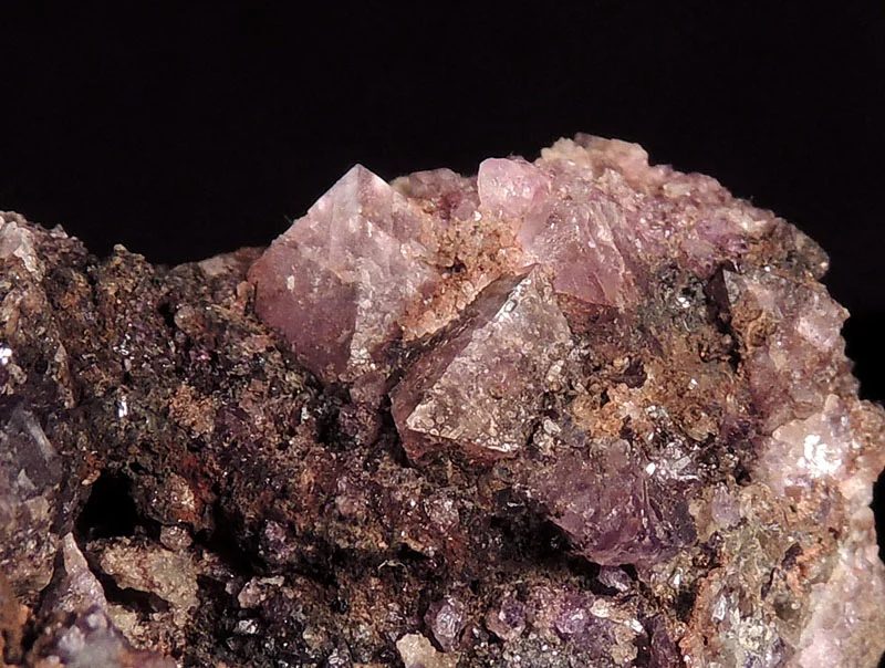 Fotografie minerálu Fluorit z lokality Kovářská, vrch Milíře, Czech Republic