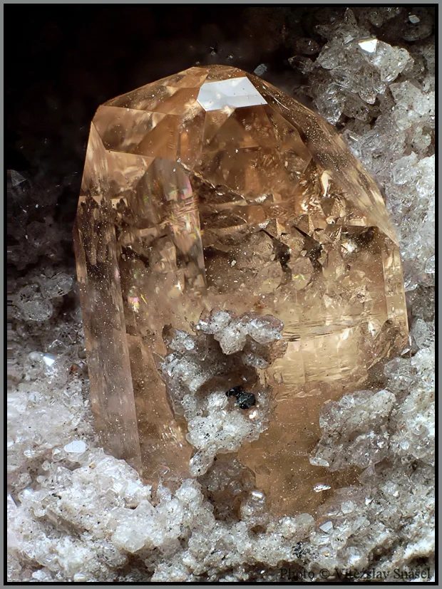 Fotografie minerálu Topaz z lokality Thomas Range, Juab Co., Utah, United States of America