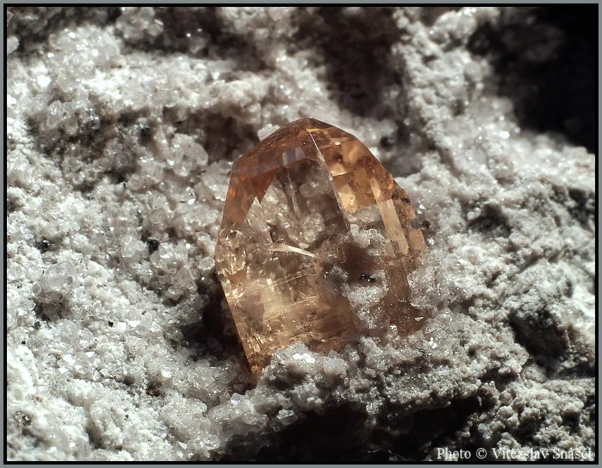 Fotografie minerálu Topaz z lokality Thomas Range, Juab Co., Utah, United States of America