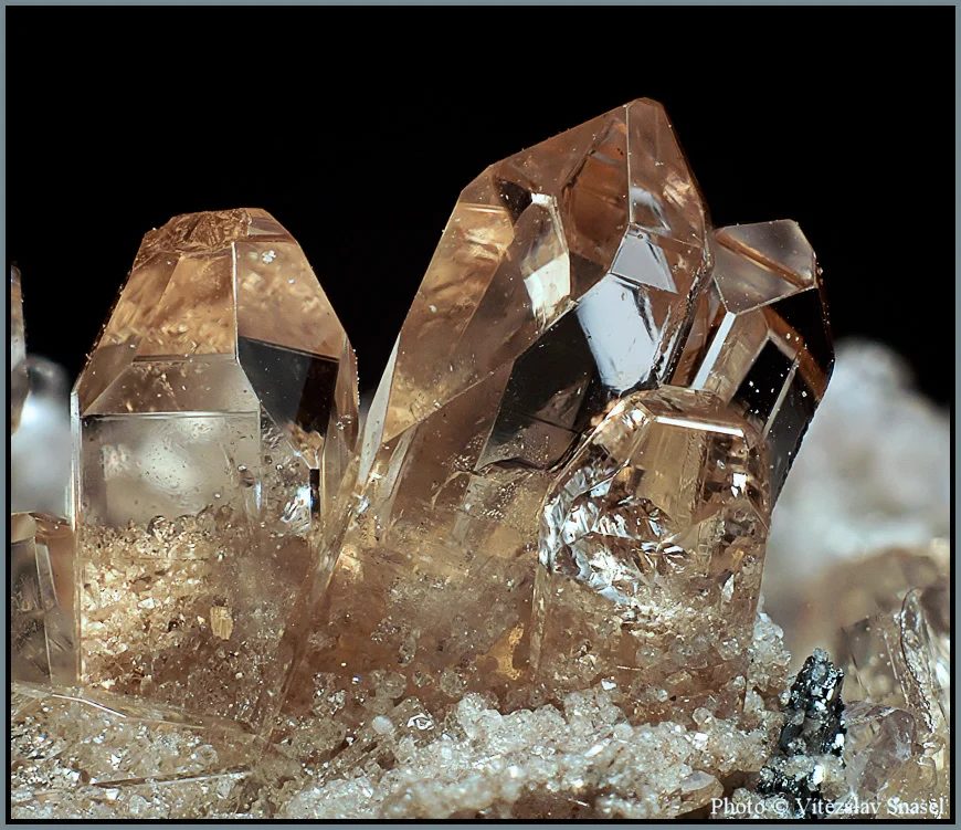 Fotografie minerálu Topaz z lokality Thomas Range, Juab Co., Utah, United States of America