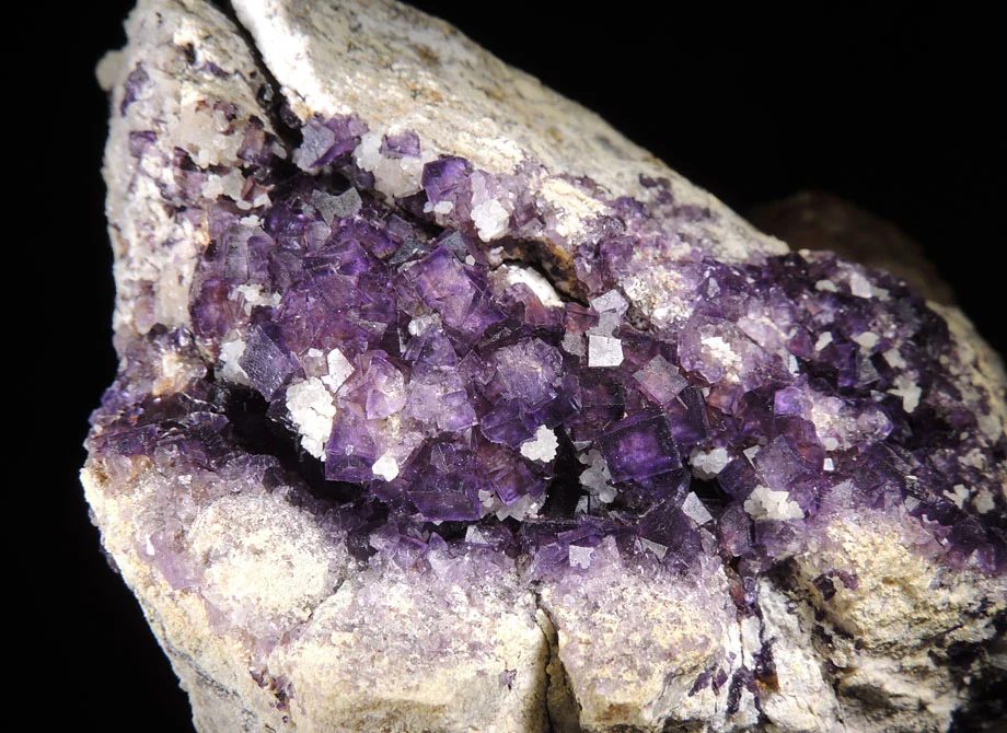 Fotografie minerálu Fluorit z lokality Přísečnice, Czech Republic