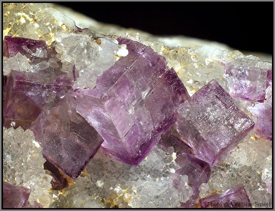 Fotografie minerálu Fluorit z lokality Kožlí, Czech Republic