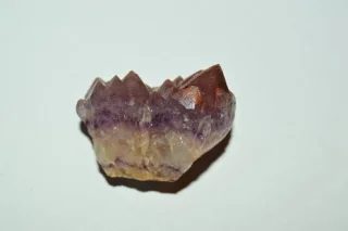 Fotografie minerálu Křemen (var. ametyst) z lokality Horní Halže, Czech Republic