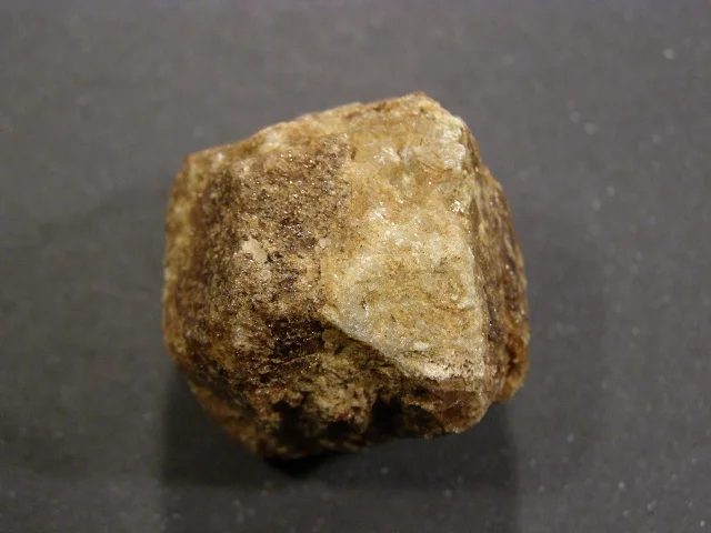 Fotografie minerálu Grossulár (var. hessonit) z lokality Žulová, Vycpálek, Czech Republic